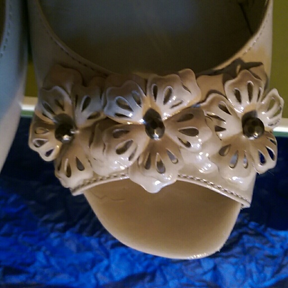 Naturalizer Penny Flats - Picture 7 of 7